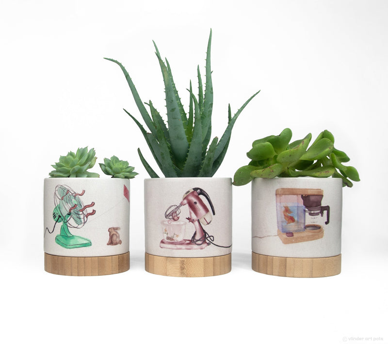 No Cordinary Critters trio of ceramic planter pots